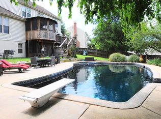 225 Primavera Cir, Sterling, VA 20165