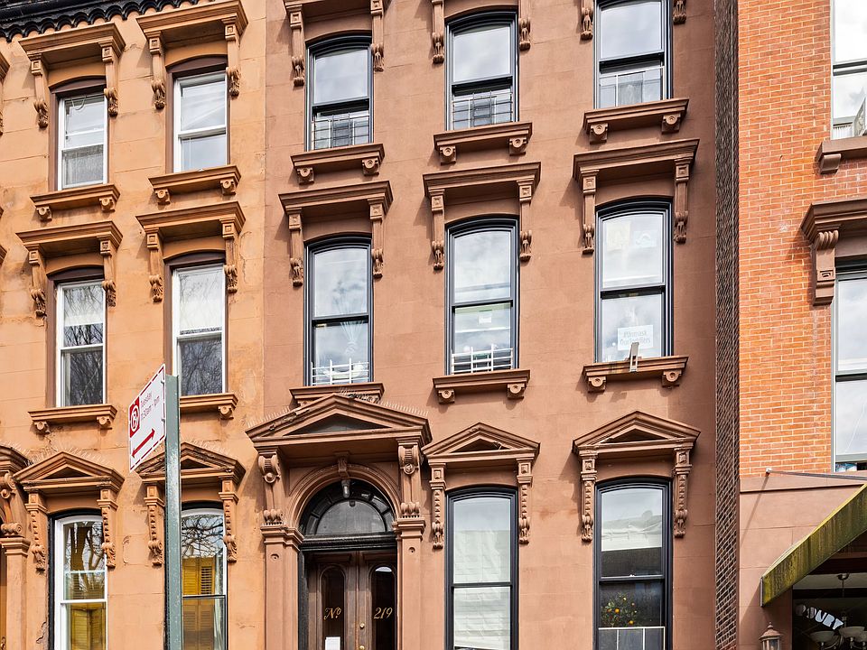 1st image of 219 Saint James Pl #Mf