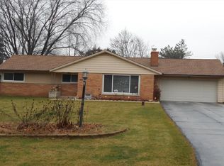 15260 Indian Creek Pkwy, Brookfield, WI 53005