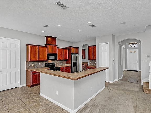 4th image of 16551 Tudor Grove Dr