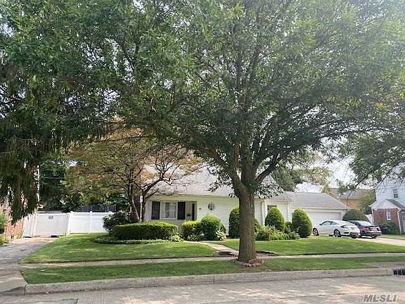 2nd image of 112 Belmont Pkwy
