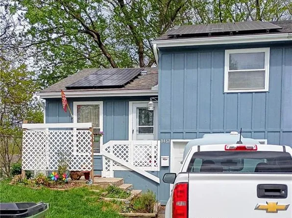 8462 Lane Dr, Raytown, MO 64138