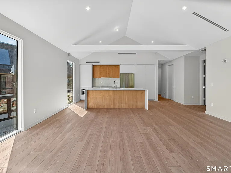 253 Riverside Ave #201 — Photo 6