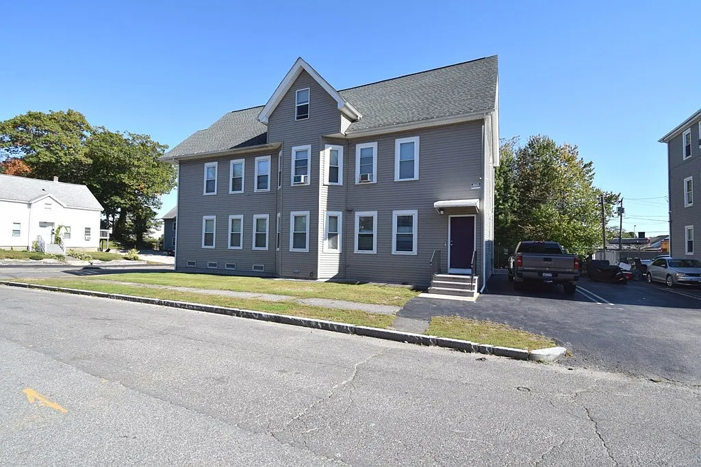 2 bed, 1100 sqft, $1,700 — Photo 4