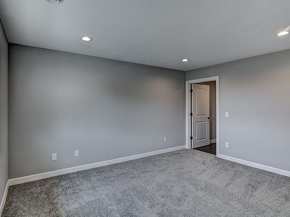 4th image of 941 Monette Ave