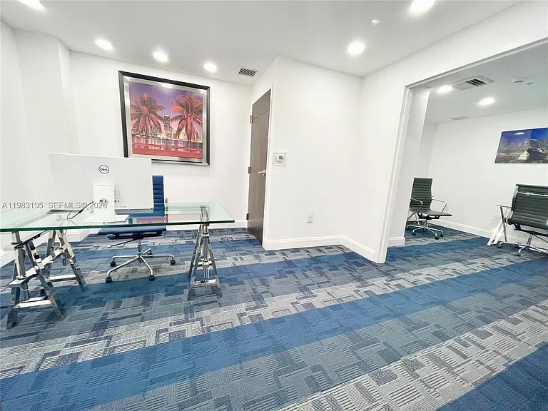 253 NE 2nd St #2506 — Photo 32