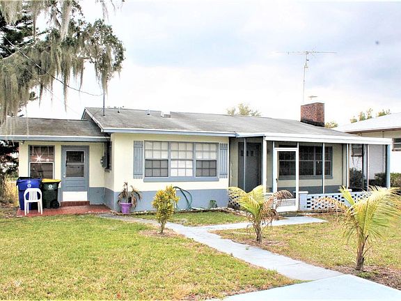 3rd image of 121 Parkview Dr