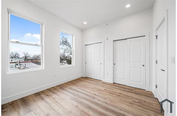 Building Photo - 869 N 43rd St #4
