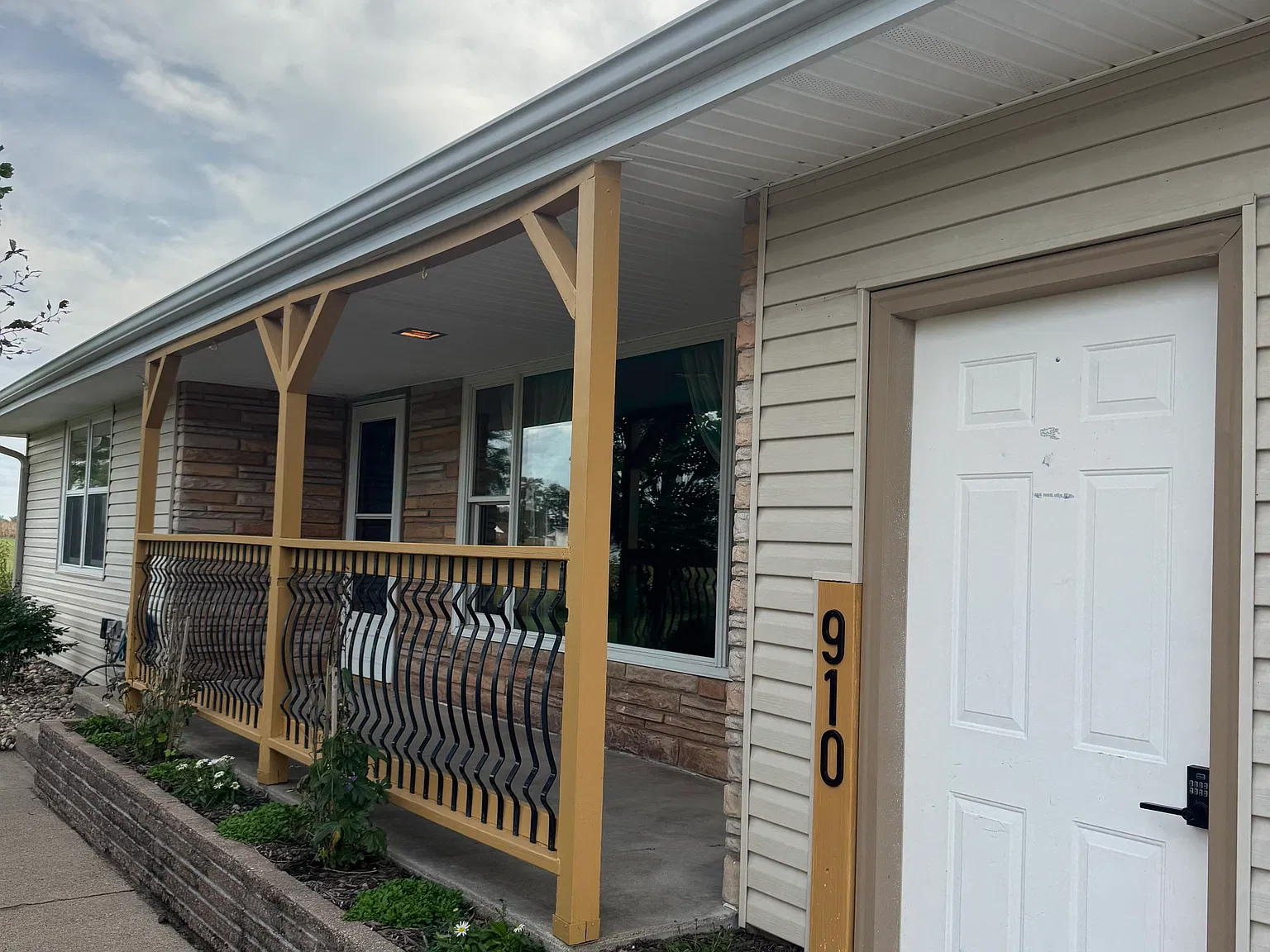 3 bed, 1440 sqft, $2,800 — Photo 1