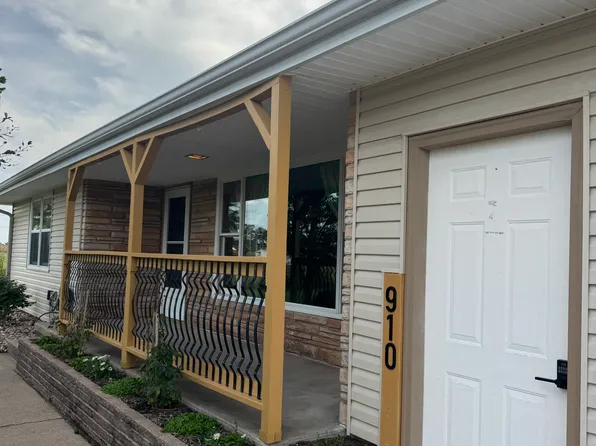 910 S 262nd St, Waterloo, NE 68069