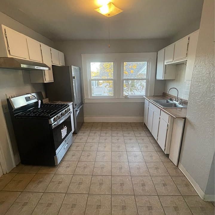 1st image of 310 Hixson Ave #1