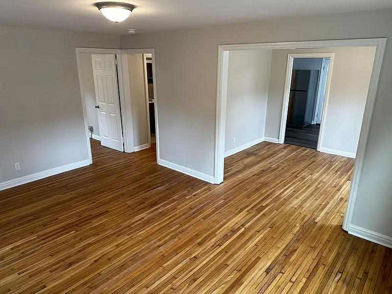 4402 20th St NE — Photo 4