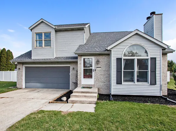 51414 Righter Ln, South Bend, IN 46628