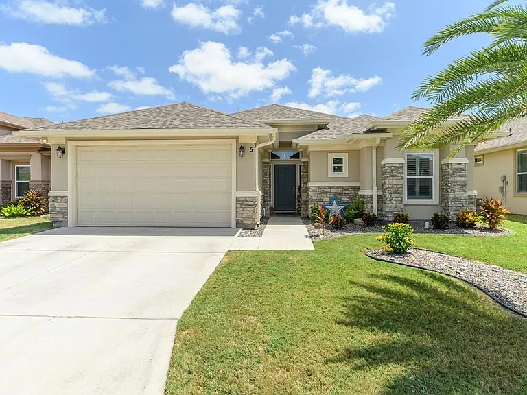 5 S Bay Hill Dr — Photo 1