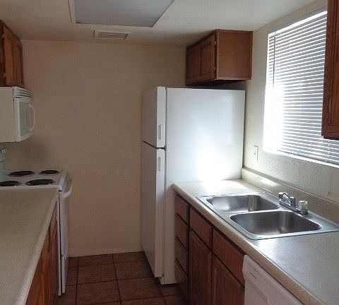 3rd image of 2409 W Campbell Ave APT 4
