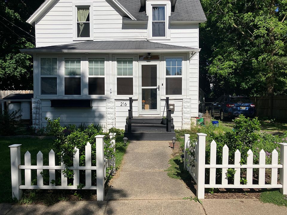 1st image of 216 N Berkley St