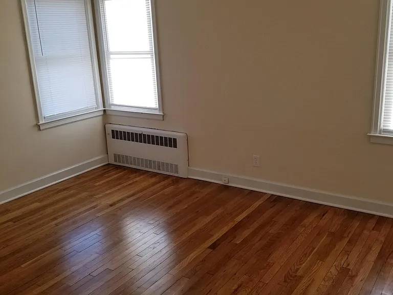 712 N Gardiner Ave #2N — Photo 5