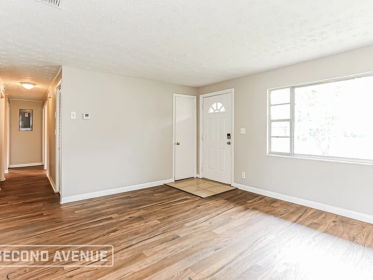 5442 Foxboro Rd — Photo 9