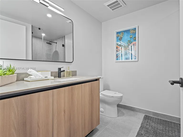121 NE 5th St #504 — Photo 13