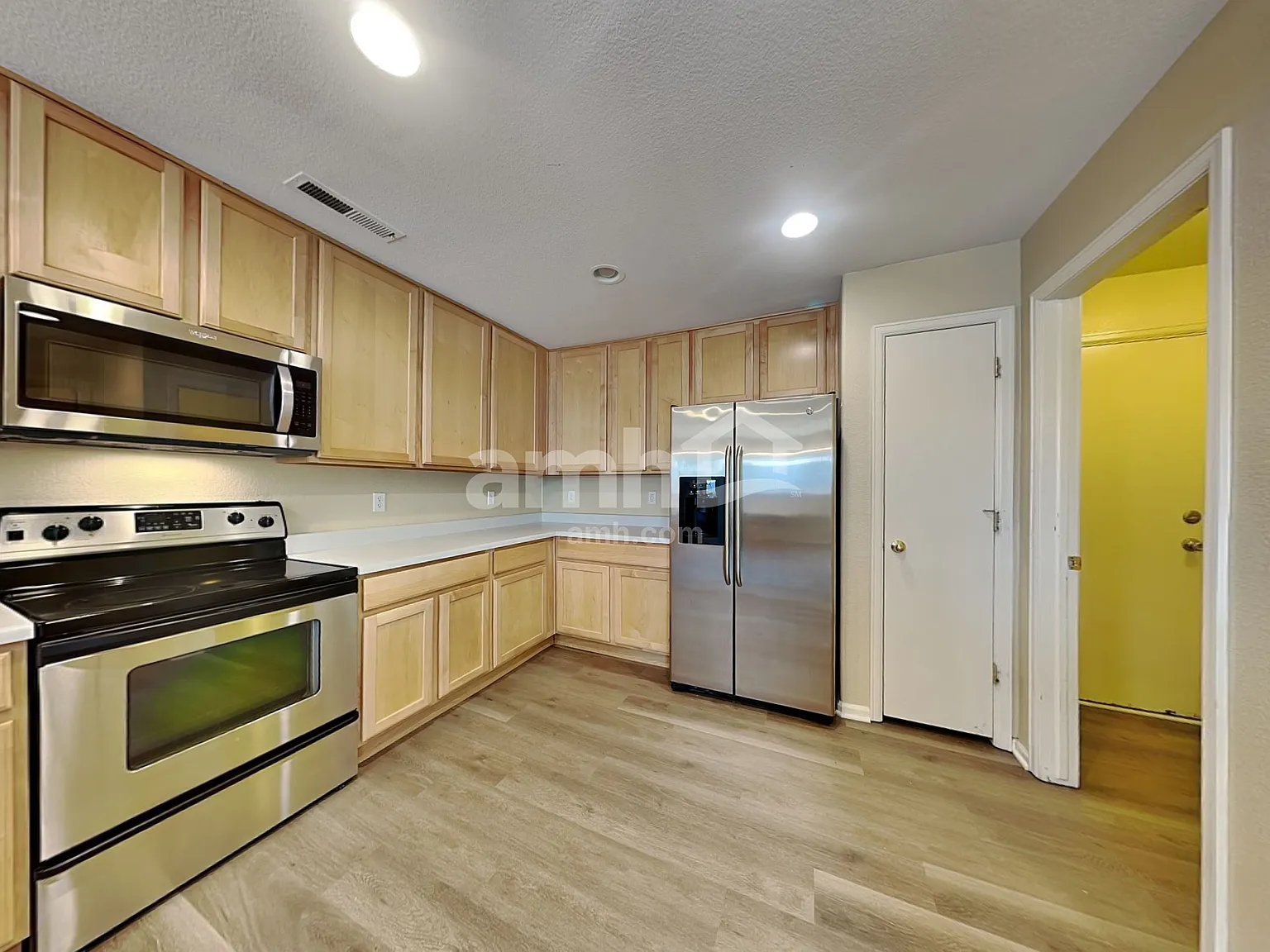 3 bed, 2.5 bath, 1805 sqft, $2,880 — Photo 3