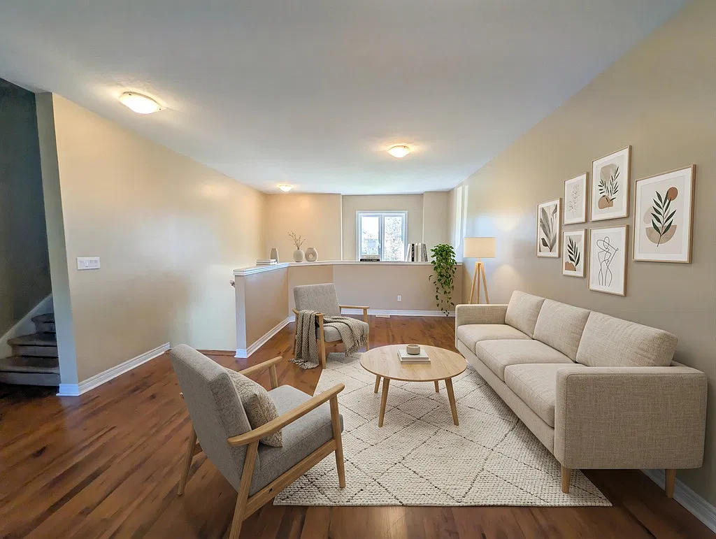 22 Carleton Street North — Photo 1