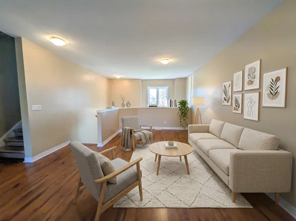 22 Carleton St N, Thorold, ON L2V 2A4