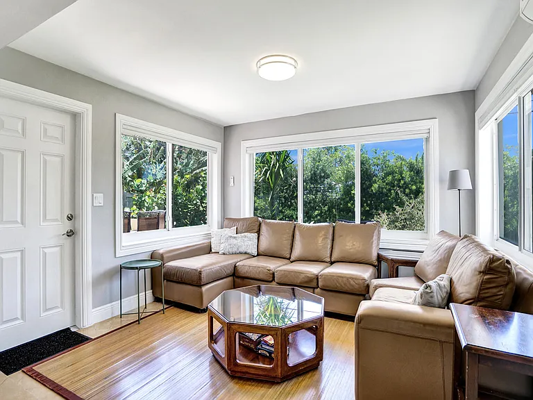 1041 SW 32nd St — Photo 34