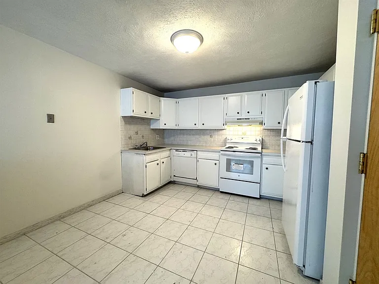 6 McLean Rd #5 — Photo 2