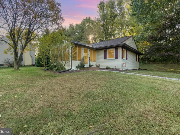 212 Erb Ave, Willow Street, PA 17584