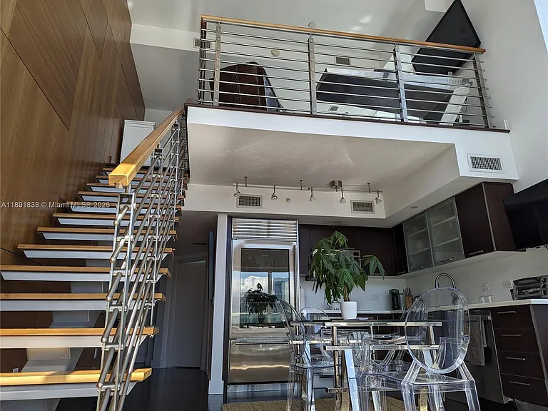 41 SE 5th St #2302 — Photo 34