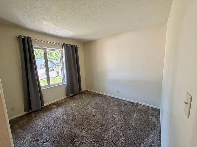 625-627 Sand Lake Rd — Photo 11