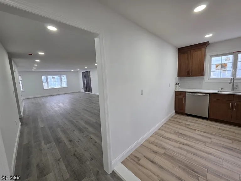 260 Trenton Ave — Photo 6
