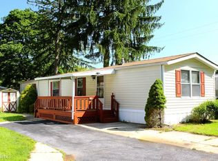 10 Clover Ln, Newark, DE 19713