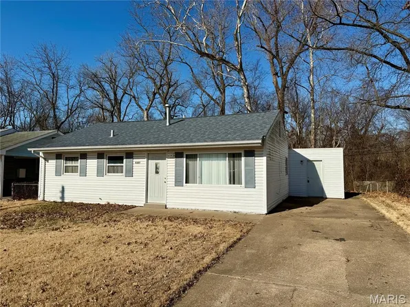 8307 Edna Ave, Saint Louis, MO 63135