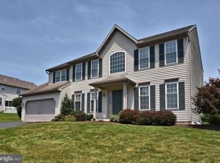 403 Bramblewood Dr, Douglassville, PA 19518