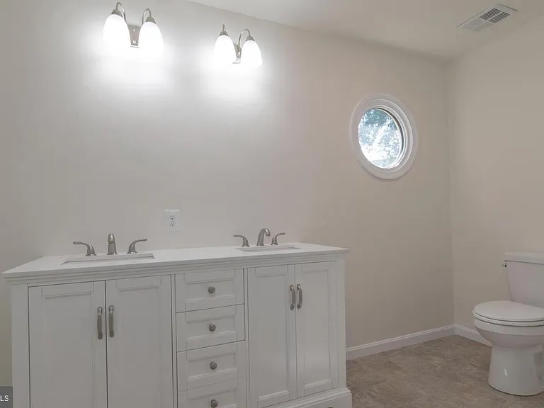 6120 Old Brentford Ct — Photo 13