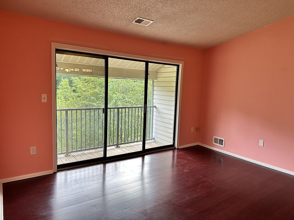Family/Living room with outdoor balcony