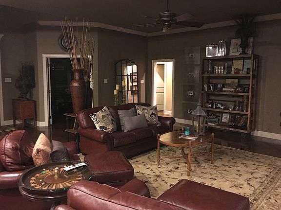 2nd image of 7 Sablewood Dr