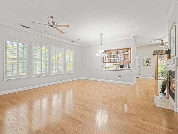 4th image of 3826 Park Dr