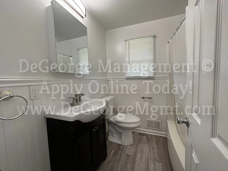 Bennington Townhomes — Photo 40