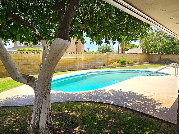 5th image of 117 W Las Palmaritas Dr