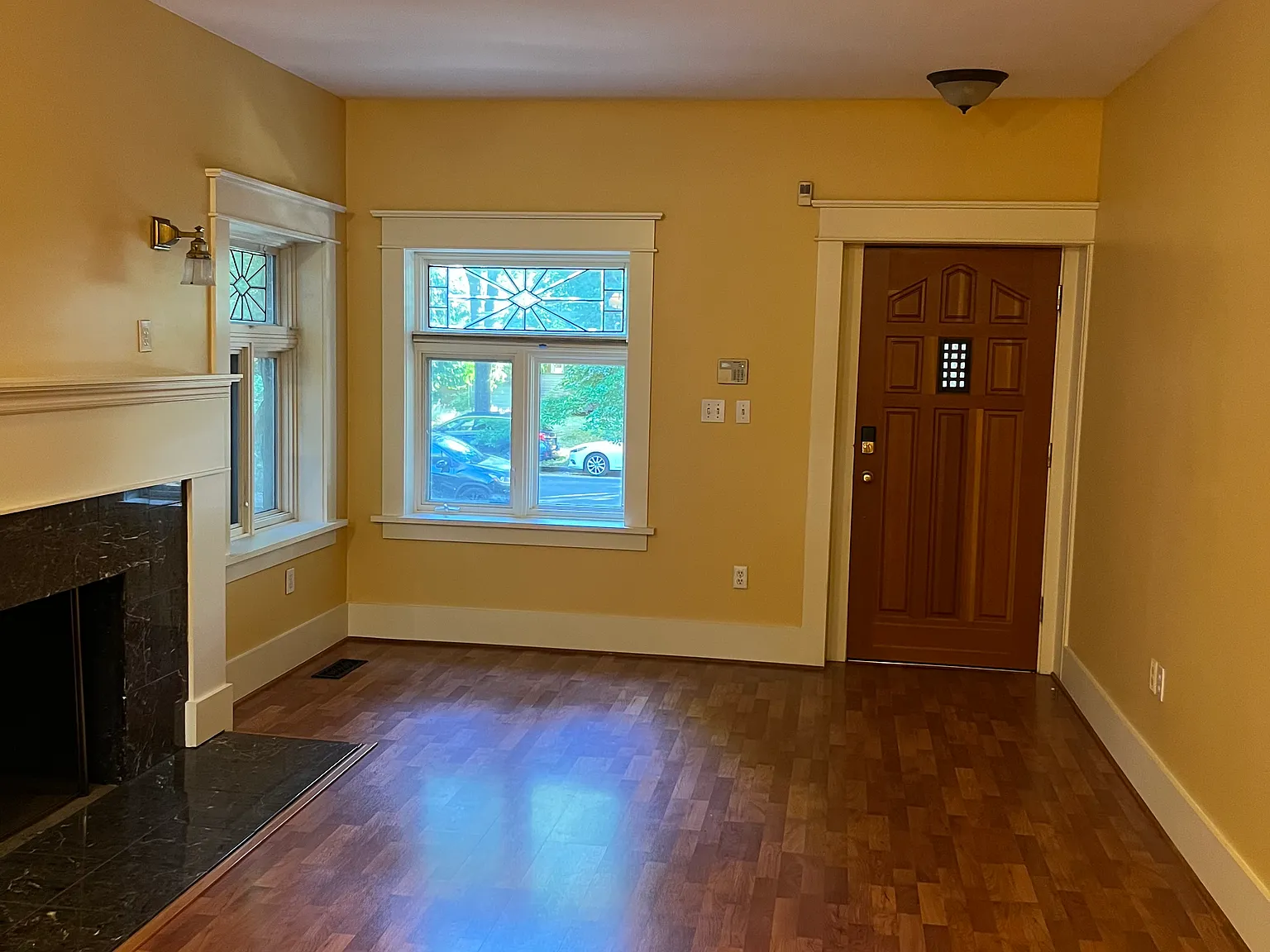 3 bed, 2.5 bath, 1747 sqft, $3,100 — Photo 4
