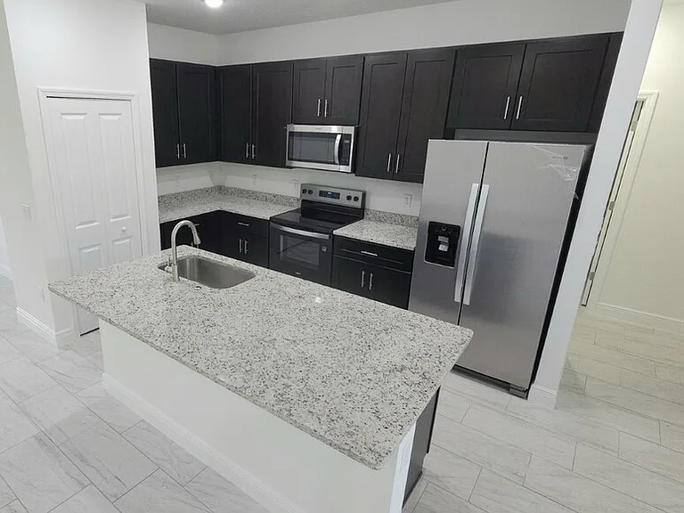 1912 W McNeal Dr — Photo 3