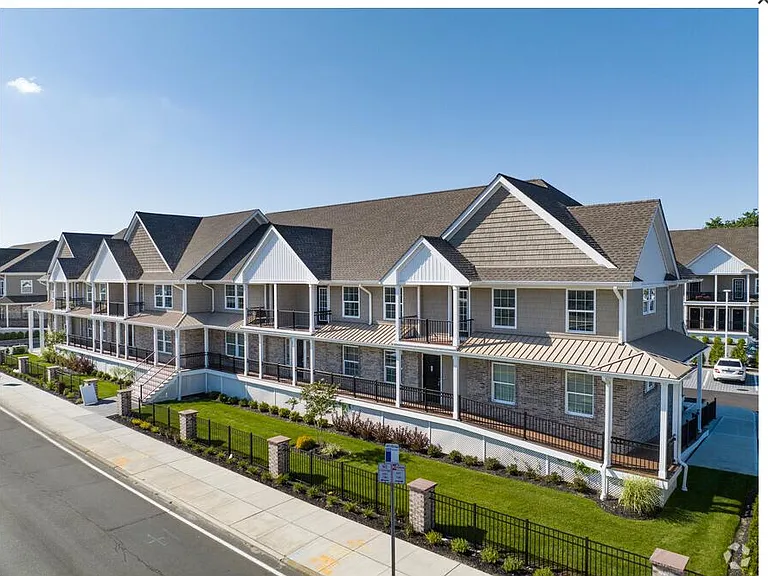 1163 Montauk Hwy #C4 — Photo 1