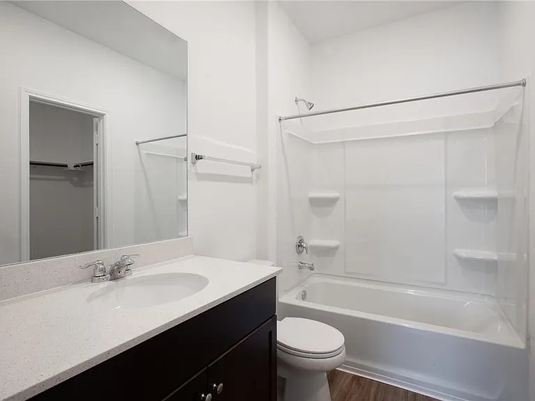 15302 Grenadine Bloom Cv — Photo 7