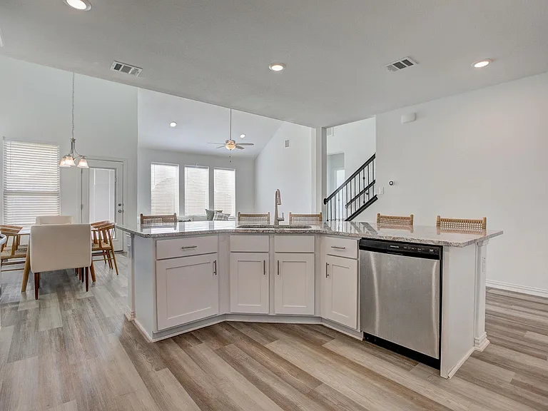 308 Monteforte Rd — Photo 10