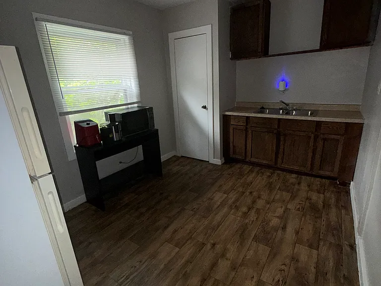 331 N Temple Ave #D — Photo 26
