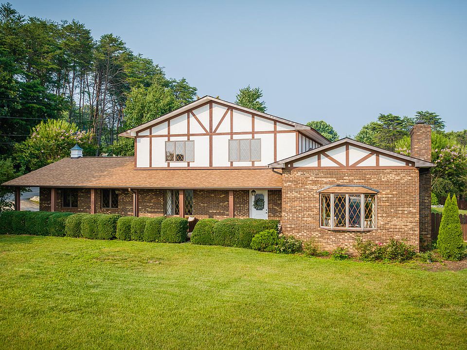1st image of 310 Armstrong Dr
