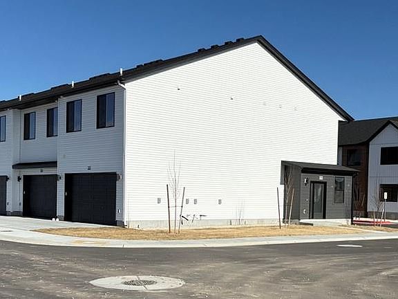 5th image of 455 Blue Spruce Ave #114