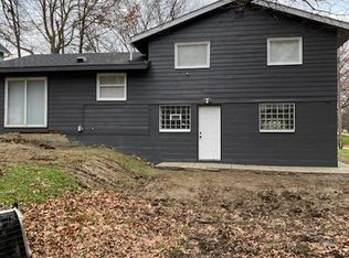 5576 Garden St, Maple Heights, OH
